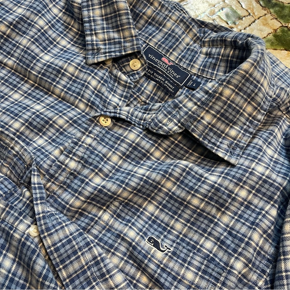 Vineyard Vines Blue and White Plaid Casual Button Down Shirt